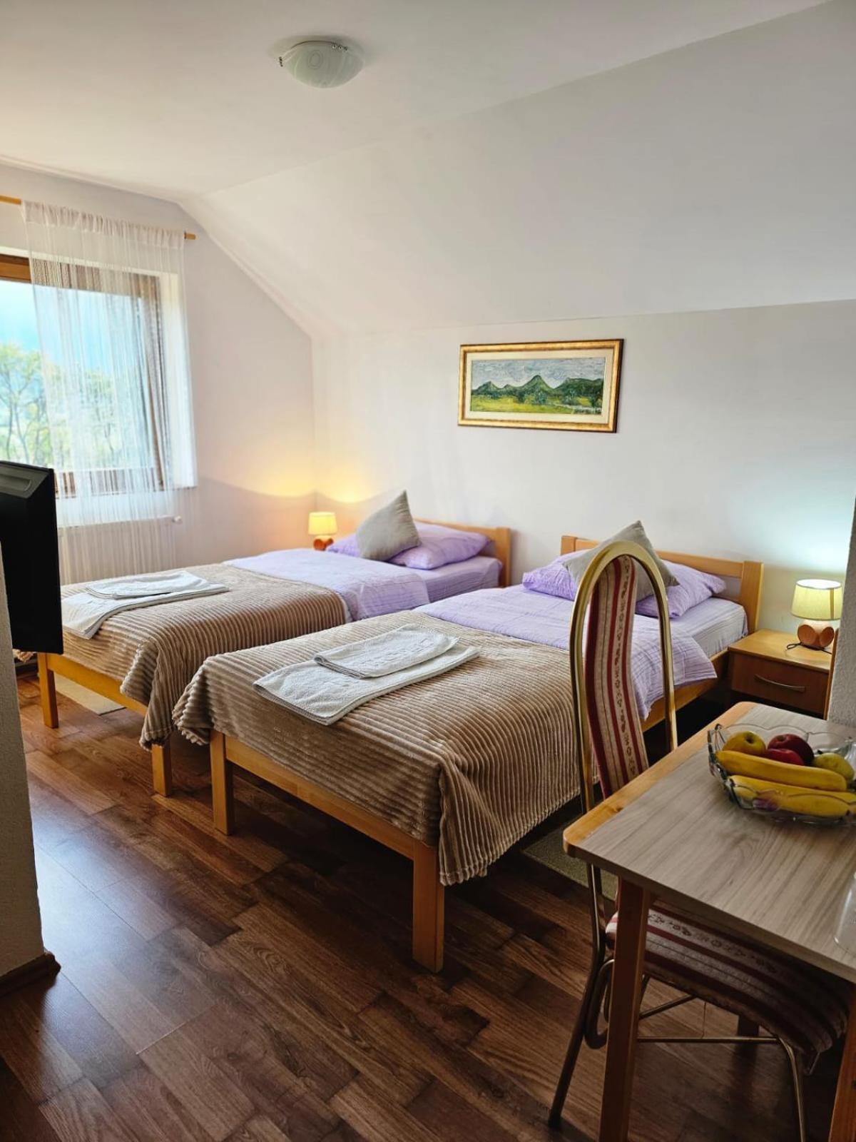 Rooms Vukša Donji Lapac 外观 照片