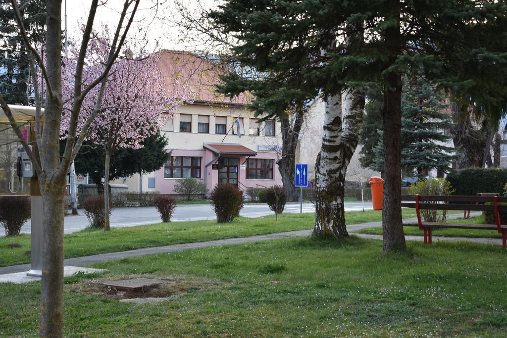 Rooms Vukša Donji Lapac 外观 照片